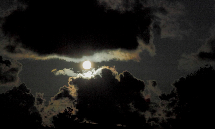kuu_ja_pilvet.jpg